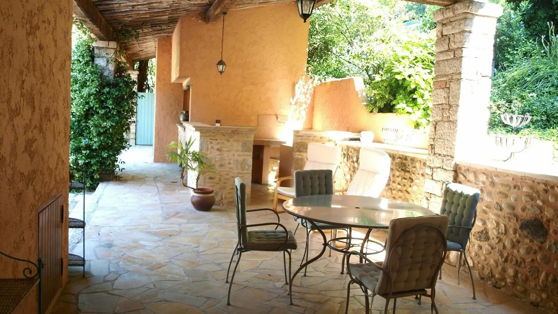 Studio In Cagnes-Sur-Mer, With Pool Access, Enclosed Garden And Wifi - Cagnes-sur-Mer