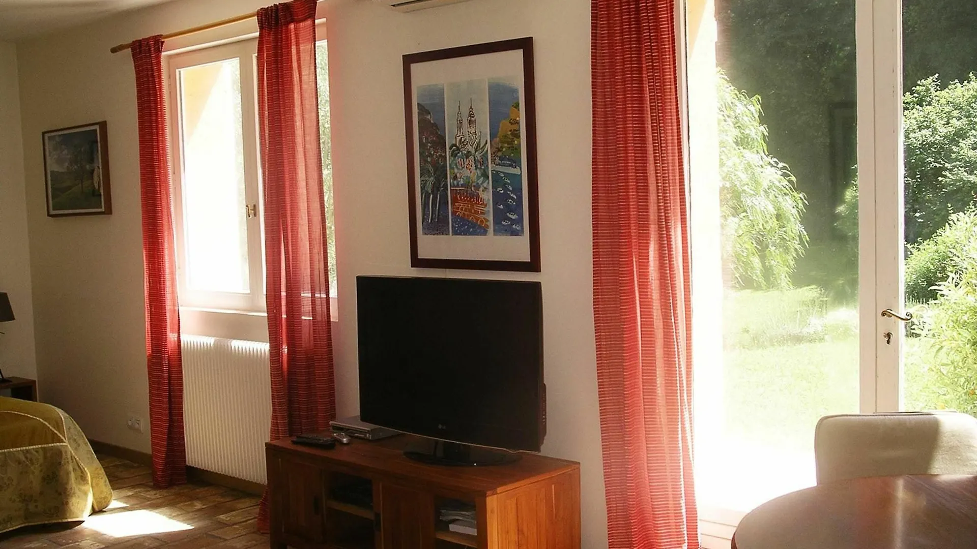 Apartment Studio In Cagnes-Sur-Mer, With Pool Access, Enclosed Garden And Wifi -